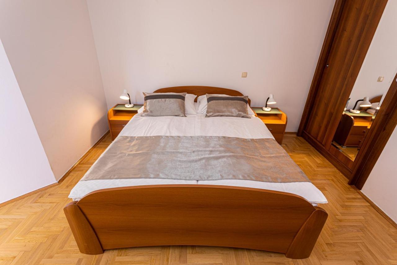 Apartments Crnekovic I Zarok Baška Exterior foto