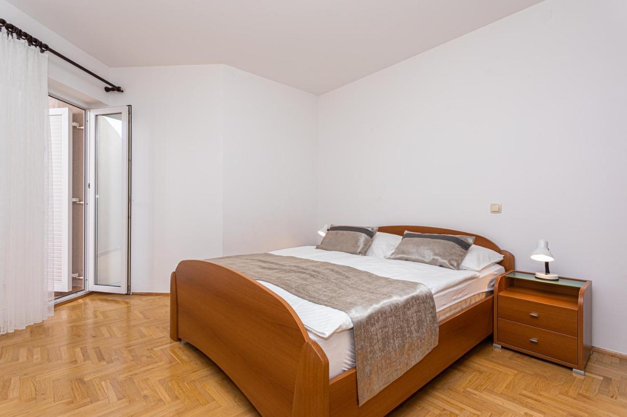 Apartments Crnekovic I Zarok Baška Exterior foto