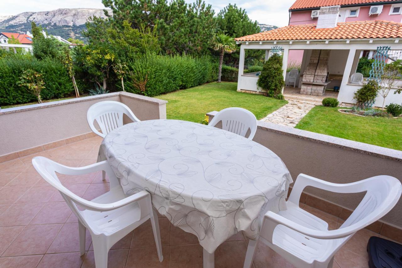 Apartments Crnekovic I Zarok Baška Exterior foto
